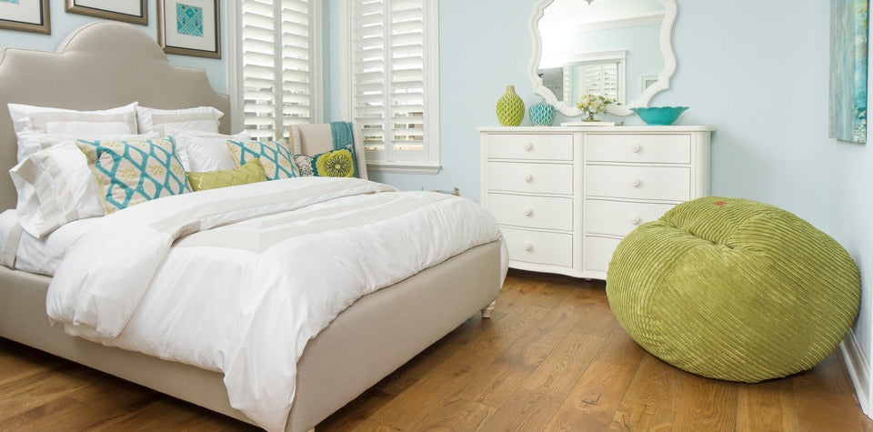 A CordaRoy's bean bag chair in a guest bedroom. 